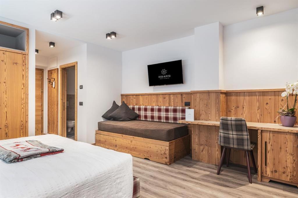 Hotel Rosa Alpina Андало Екстериор снимка