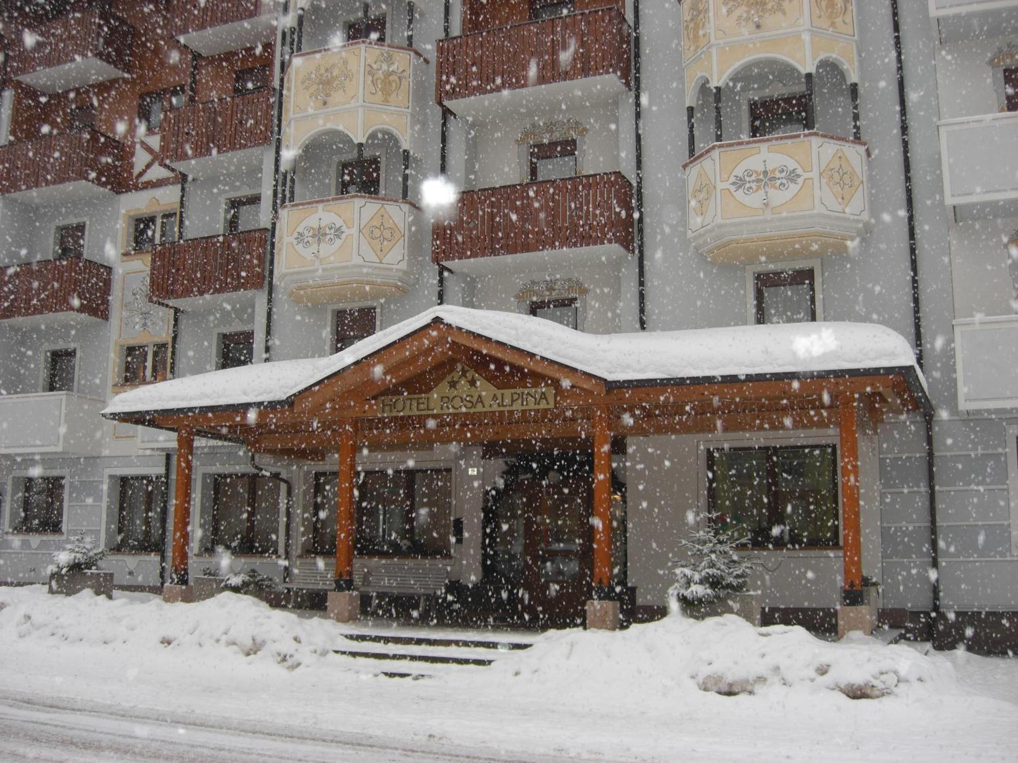 Hotel Rosa Alpina Андало Екстериор снимка