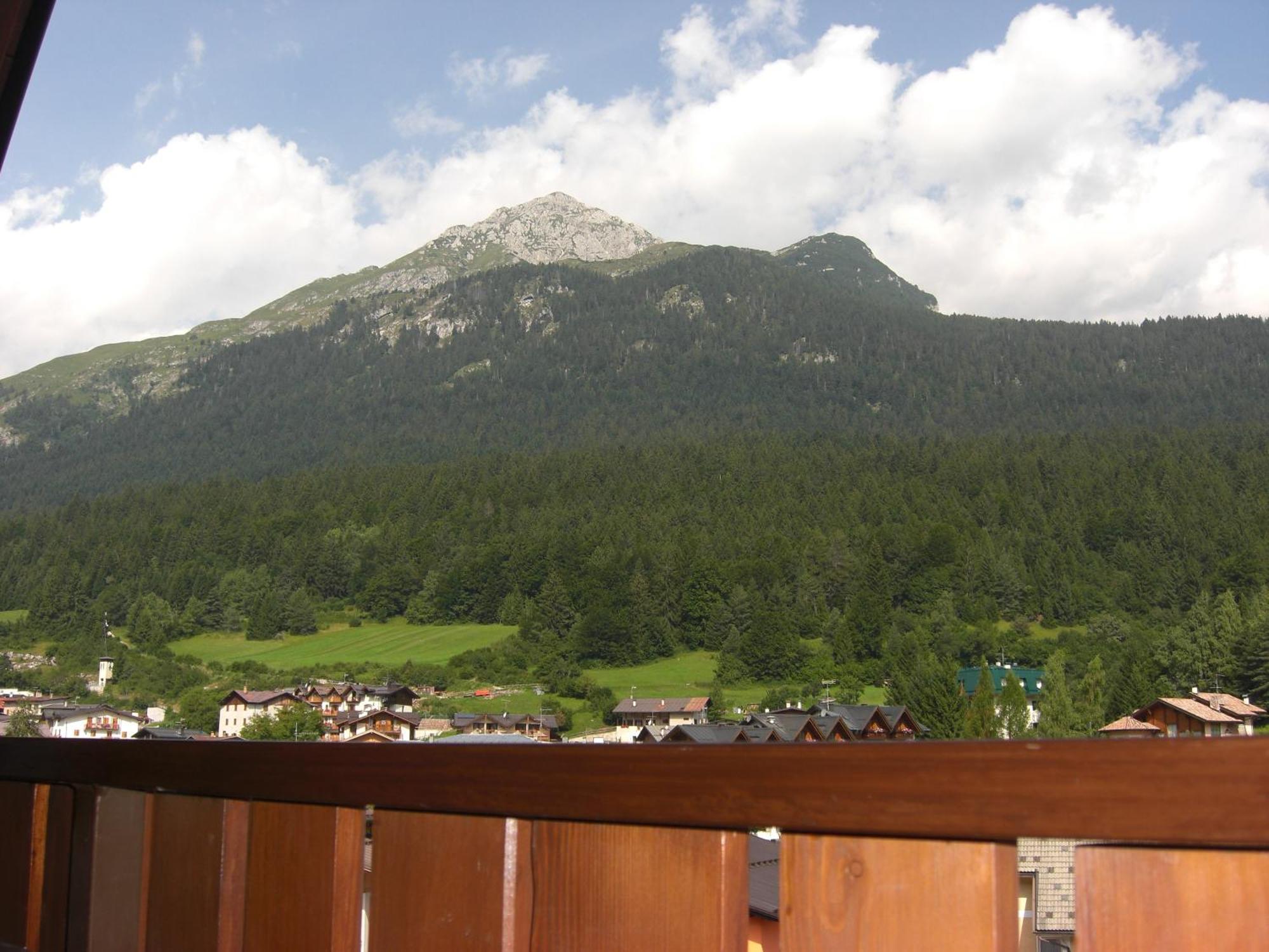 Hotel Rosa Alpina Андало Екстериор снимка