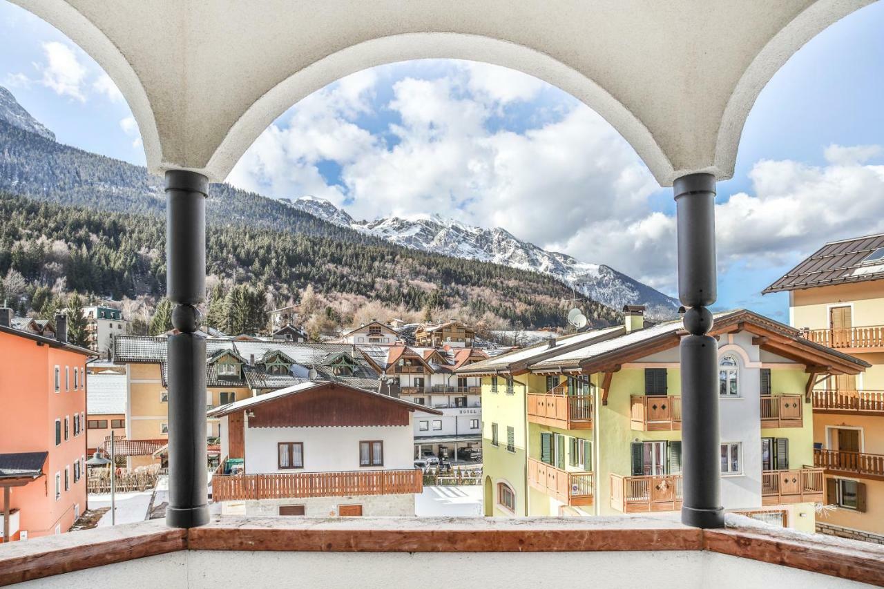 Hotel Rosa Alpina Андало Екстериор снимка